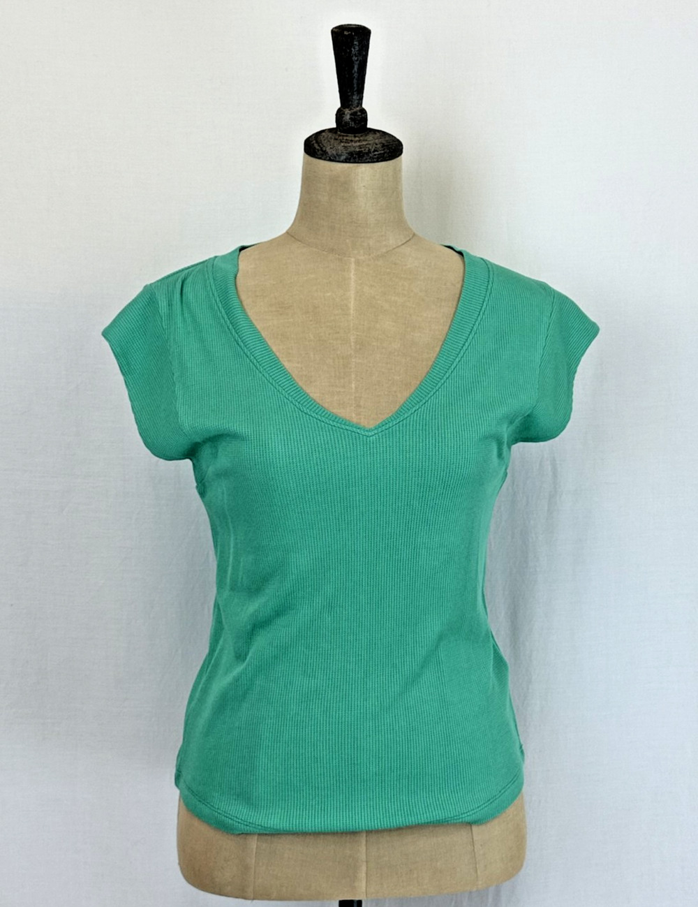 NWT Dear John Boutique Short Sleeve V Neck URI Top #0404 Spring Green XS